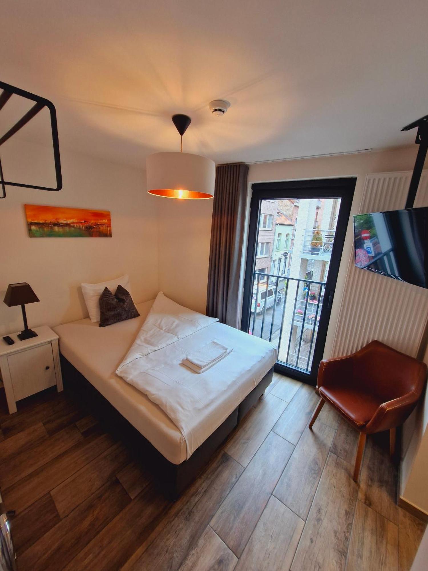 Hotel Ladeuze Лёвен Экстерьер фото